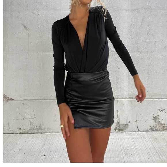 Free People Tops - FREE PEOPLE DEEP V GREEN TURNT BODYSUIT